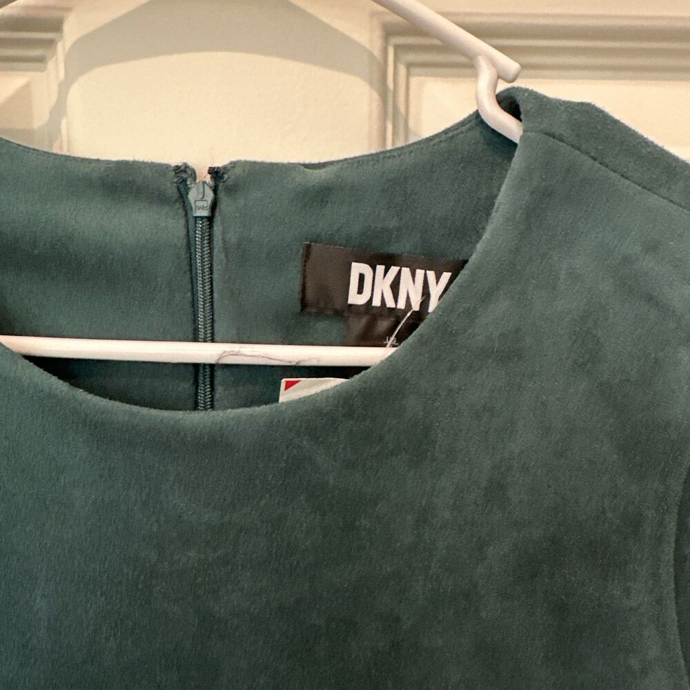 Women’s DKNY Green Suede Dress Fit and Flare Cap Sleeve Size 4 - Picture 3 of 5